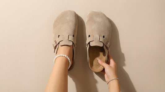 Mule sabot en daim Kidmi beige, alternative aux Birkenstock Boston avec semelle en liège