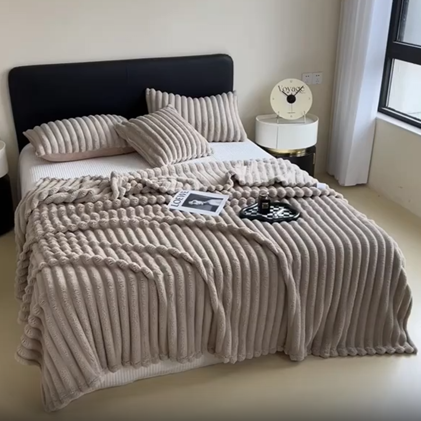 Couverture plaid fausse fourrure ultra douce beige pour lit cosy hiver 2026
