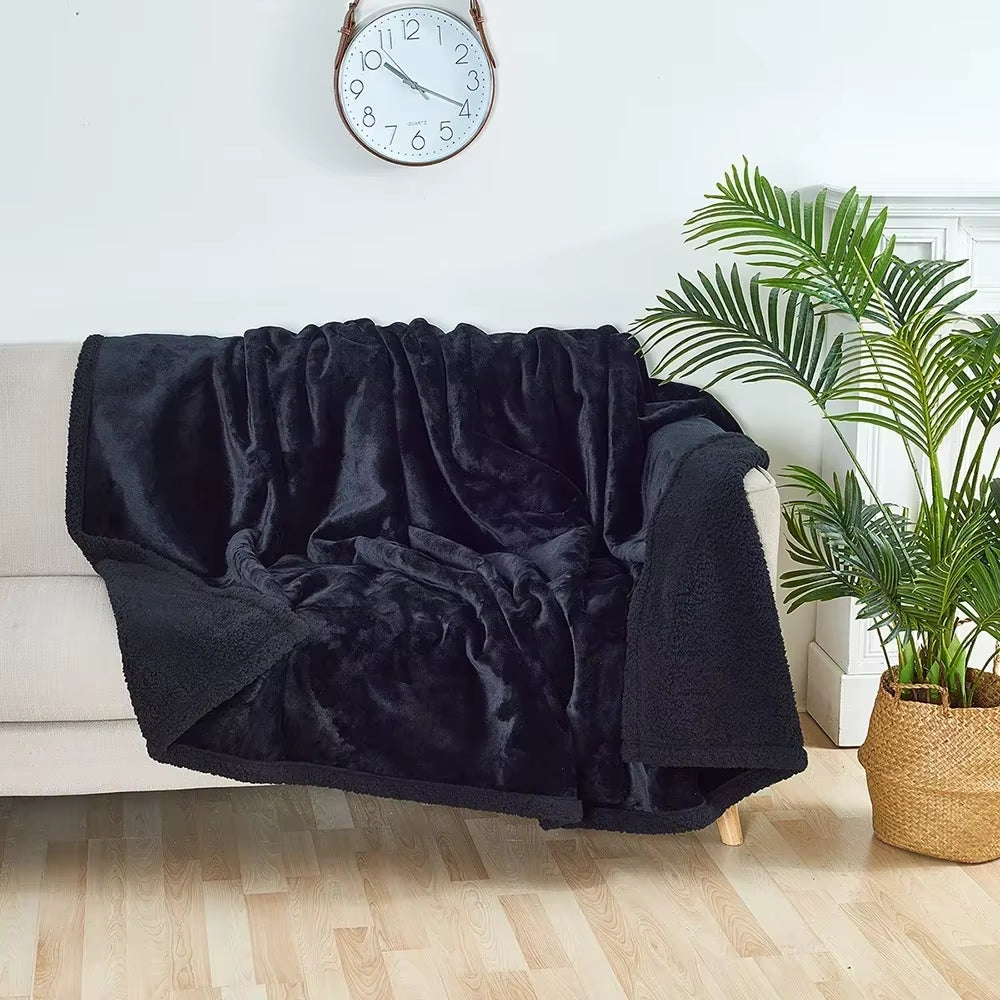 Plaid sherpa shaggy noir couverture chaude cocooning intérieur