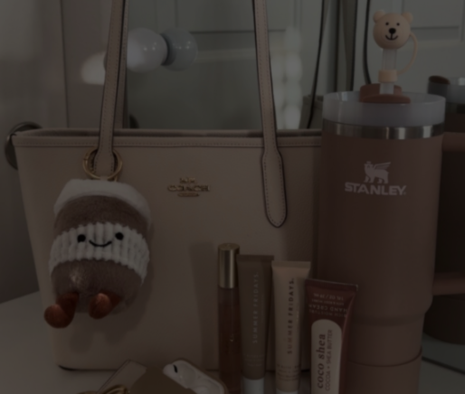 Porte-clé peluche kawaii sur sac avec gourde isotherme – accessoires cocooning et idée cadeau printemps