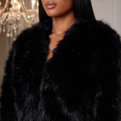 Veste courte femme en fausse fourrure – coupe luxueuse, texture moelleuse et chaude, style streetwear chic