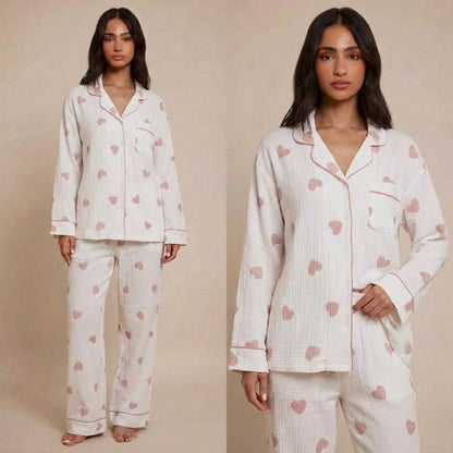 Pyjama en gaze de coton avec imprimés pois et cœur, mode printemps