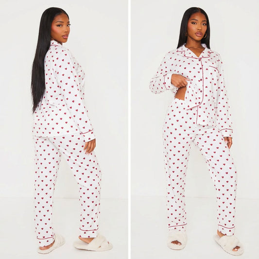 Pyjama deux pièces à manches longues imprimé cœur - disponible en 3 variations