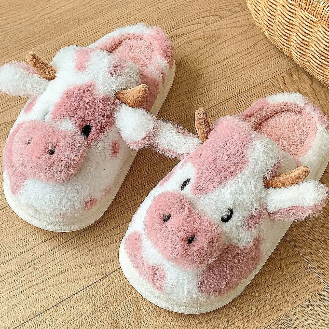 Chaussons en fausse fourrure peluche à relief motif vache, doux et chauds, hiver