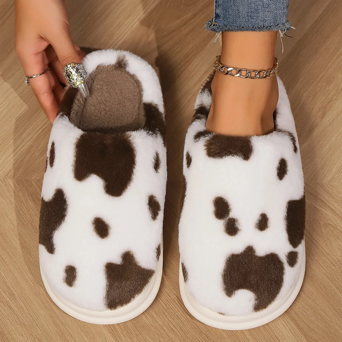 Chaussons mules femme café fausse fourrure confort intérieur