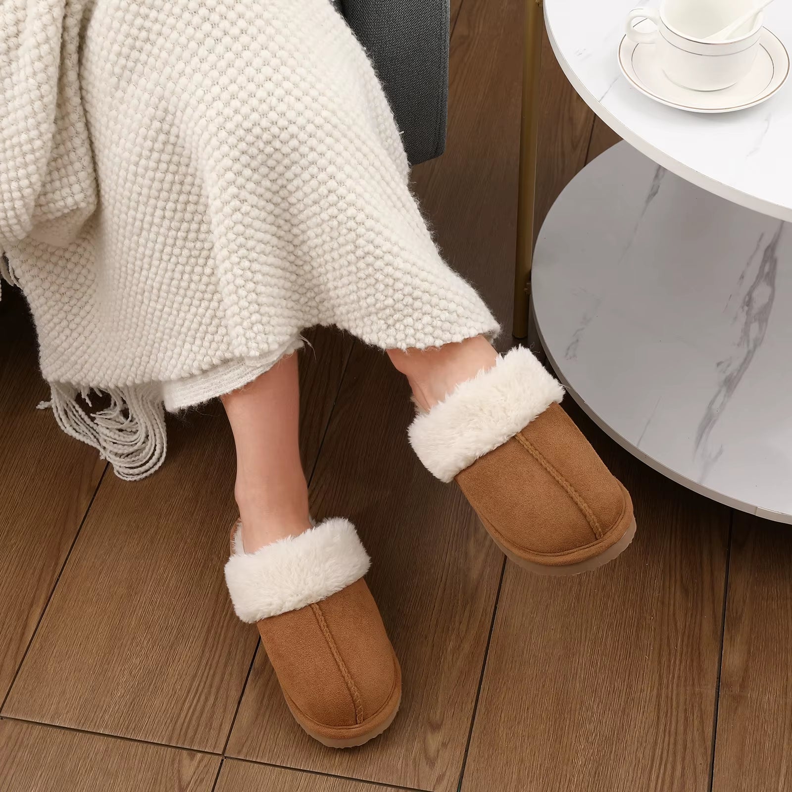 Chaussons mules femme kaki portés intérieur chaud