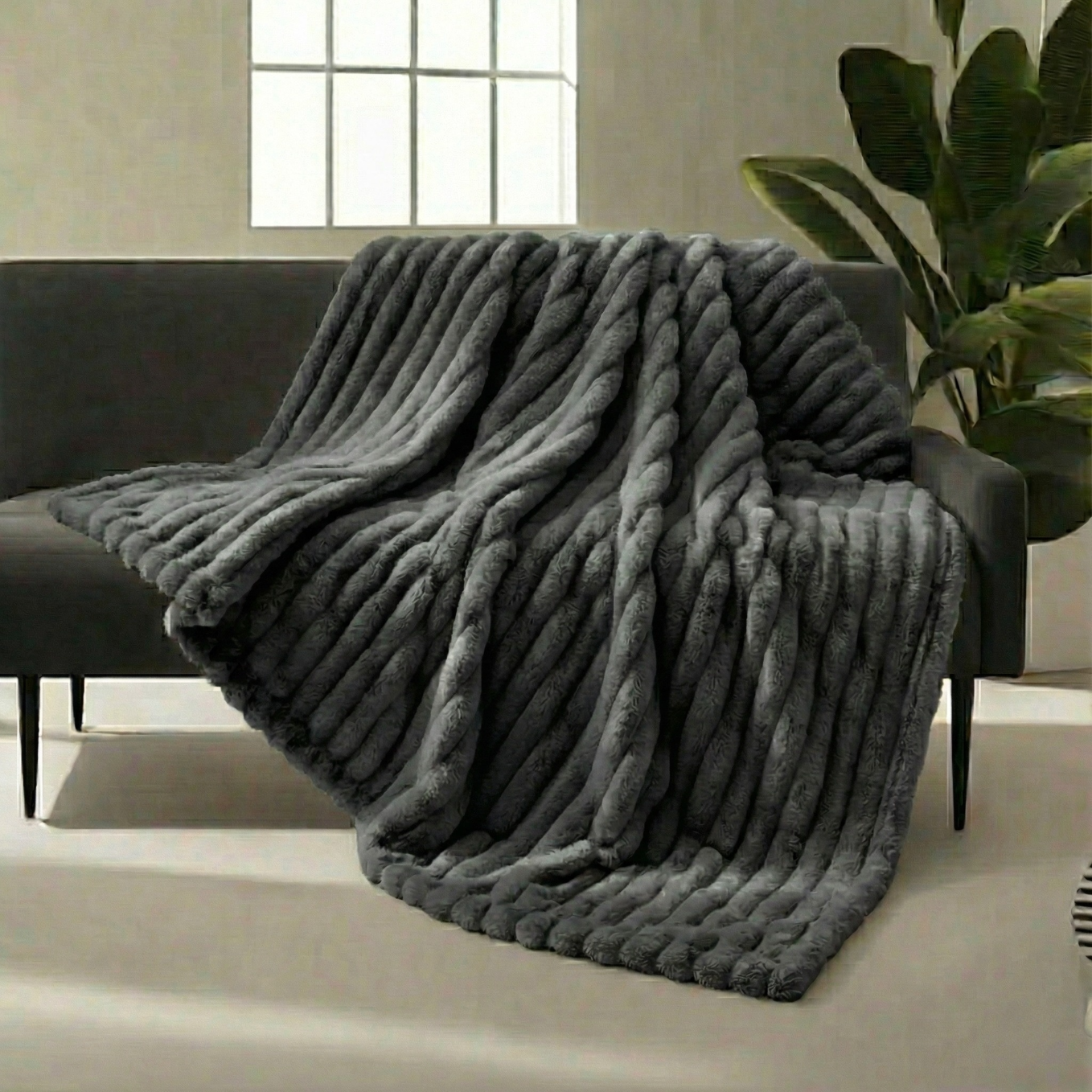 Couverture plaid fausse fourrure ultra douce noir cosy pour canapé hiver 2026