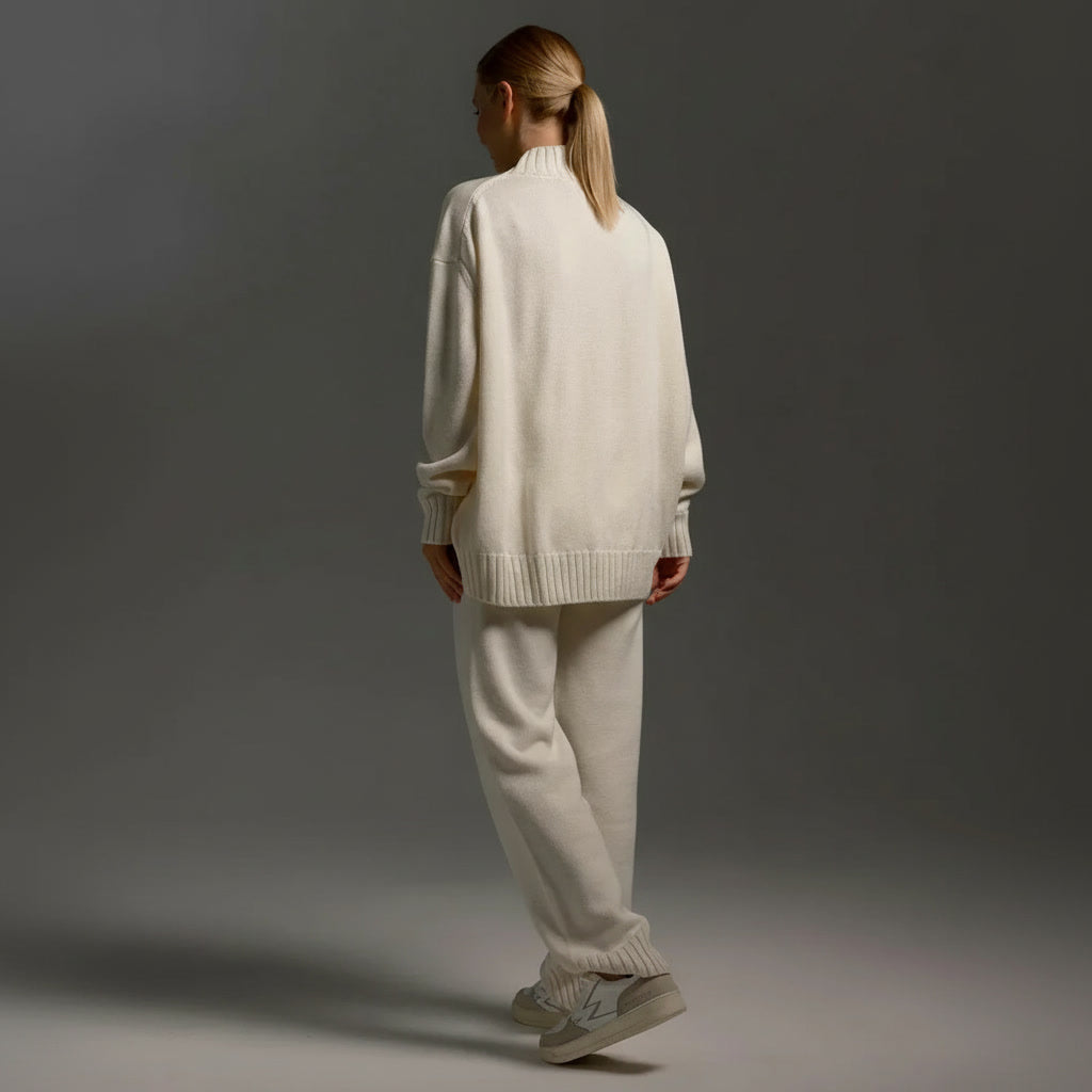 Ensemble loungewear femme écru pull col montant et pantalon ample cosy