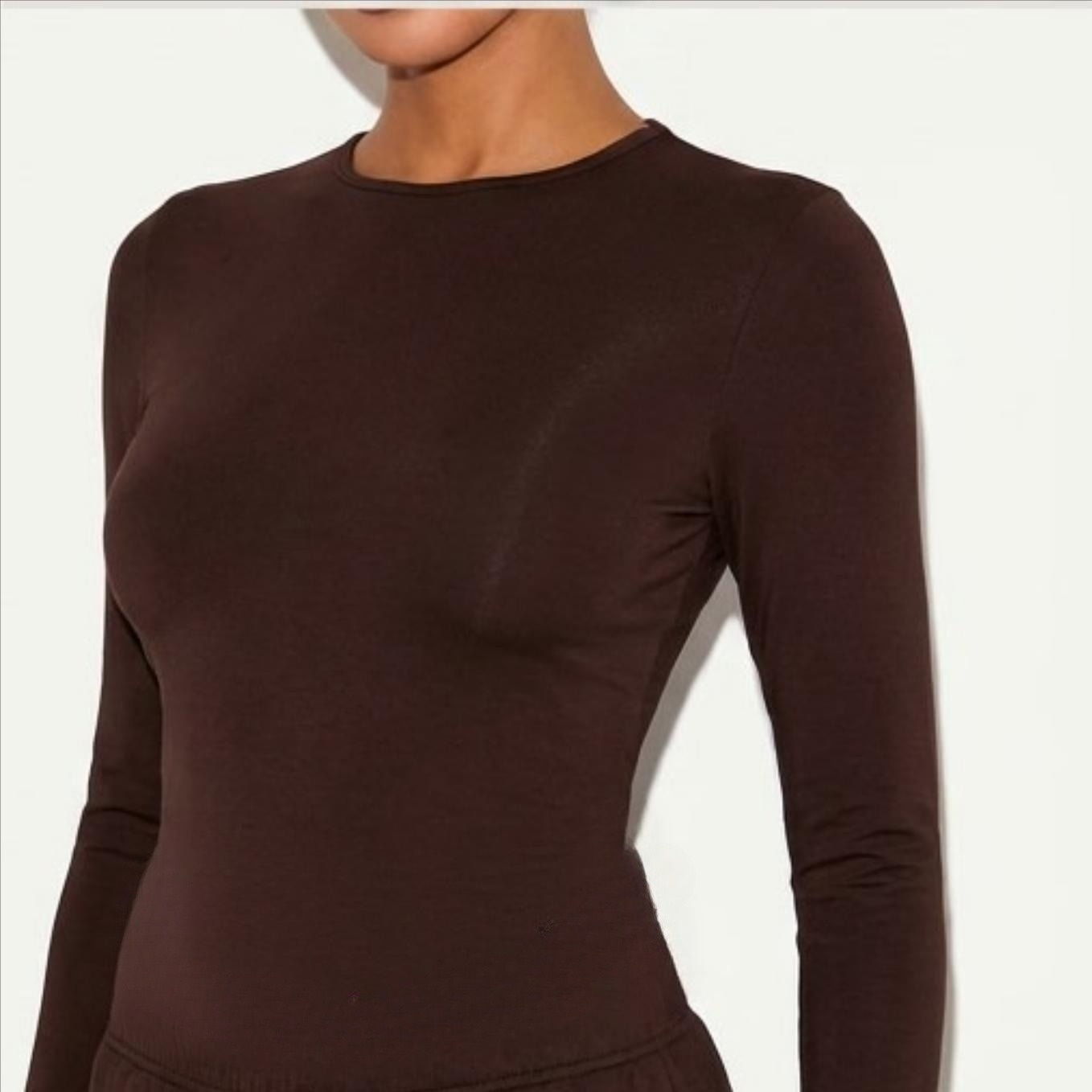 Haut femme ensemble monochrome marron col rond style chic hiver printemps