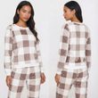 Pyjama femme en flanelle épaisse manches longues brun à carreaux sur modèle hiver printemps 2026