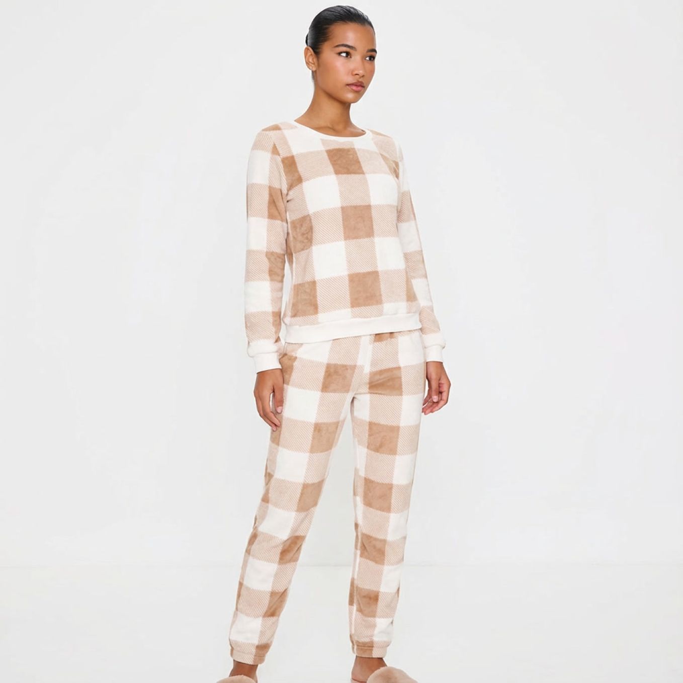 Pyjama femme en flanelle épaisse manches longues kaki à carreaux sur modèle hiver printemps 2026