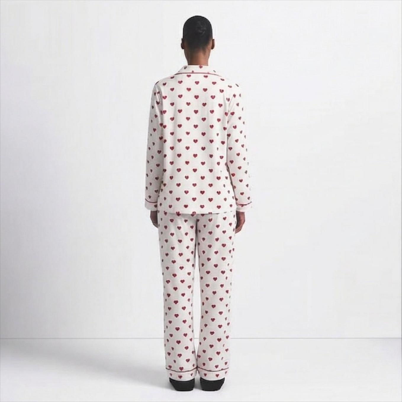 Pyjama femme motifs cœurs style coréen blanc vue dos sur modèle printemps automne 2026